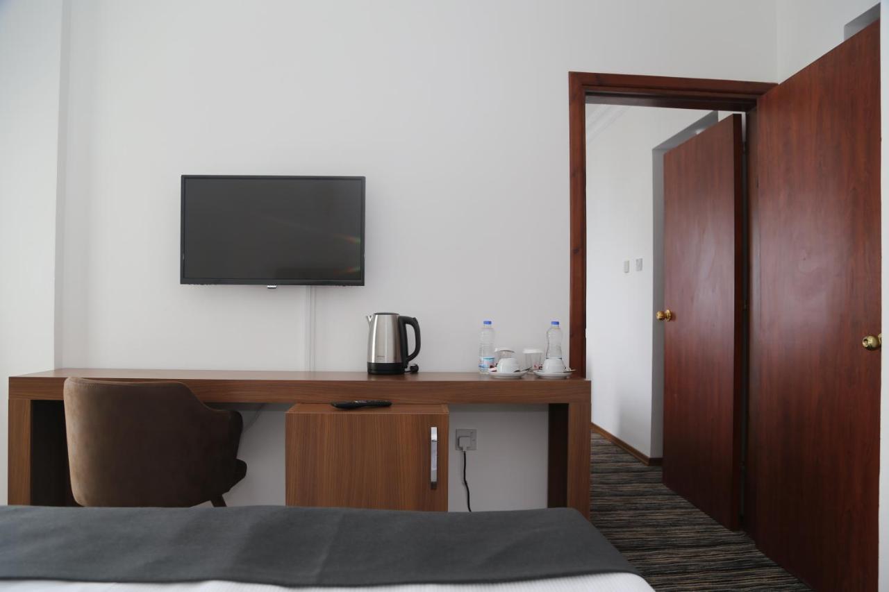 Celebrity Hotel Lapithos  Esterno foto