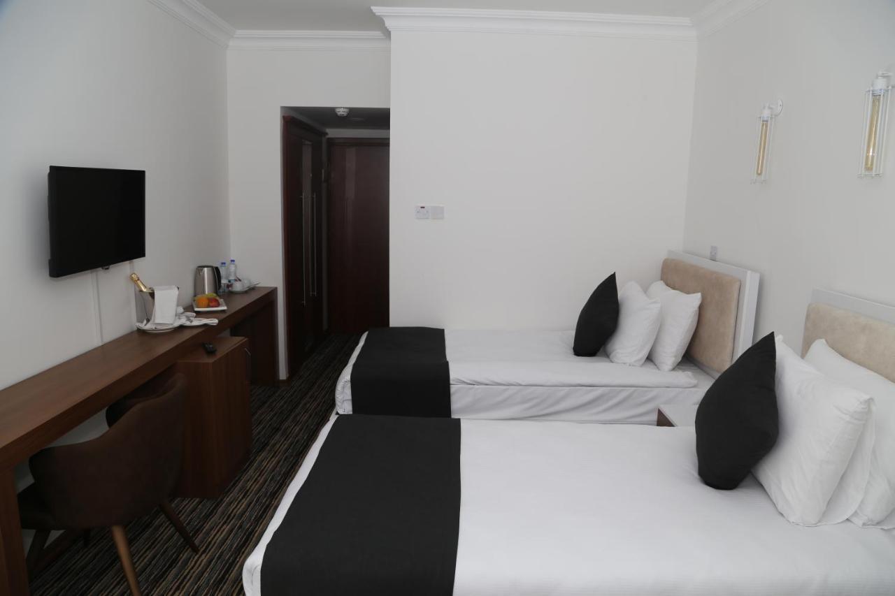 Celebrity Hotel Lapithos  Esterno foto